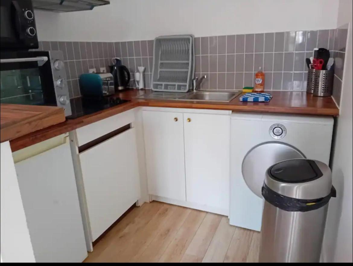 Un Appartement Dans Un Chateau Довил Екстериор снимка